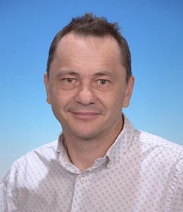 headshot of andrew verity