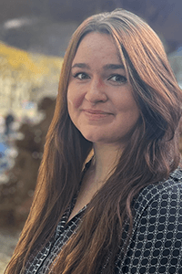 headshot of caroline evans